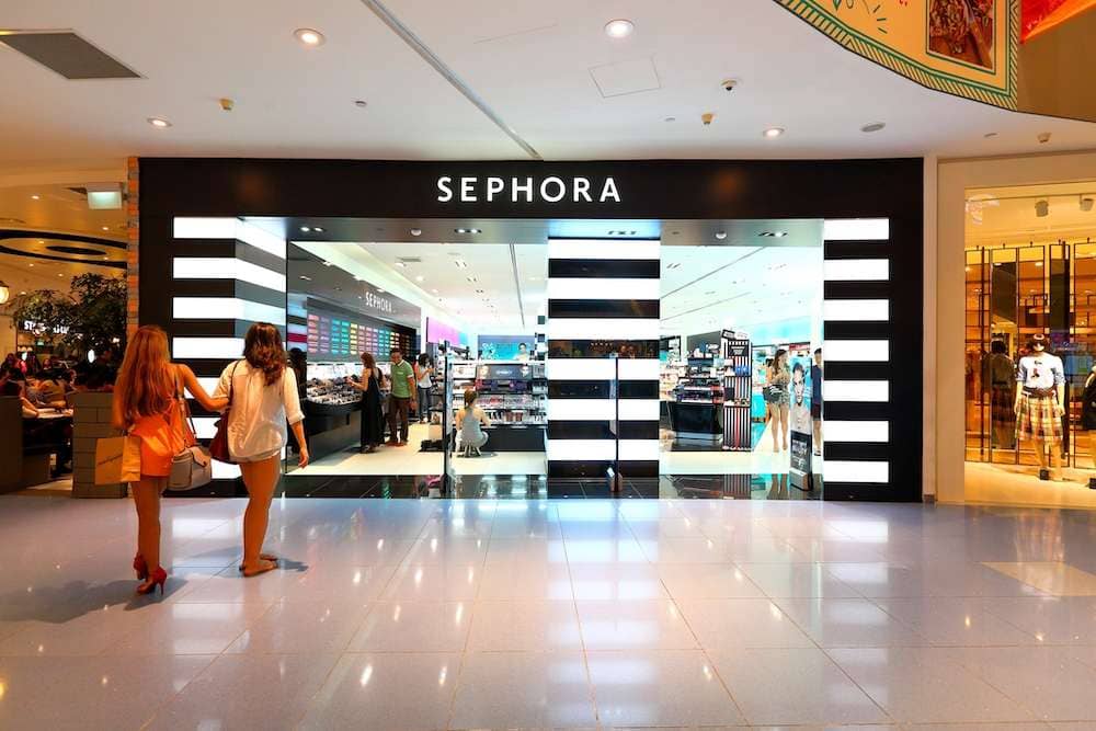 Makeup Artist Finds Cocaine In Sephora Package 